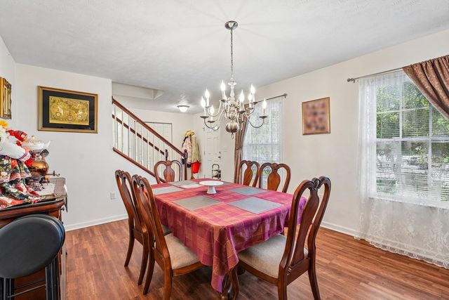 304 Maplewood LANE, Imperial, PA 15126
