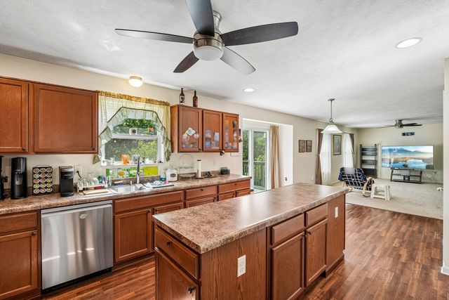 304 Maplewood LANE, Imperial, PA 15126