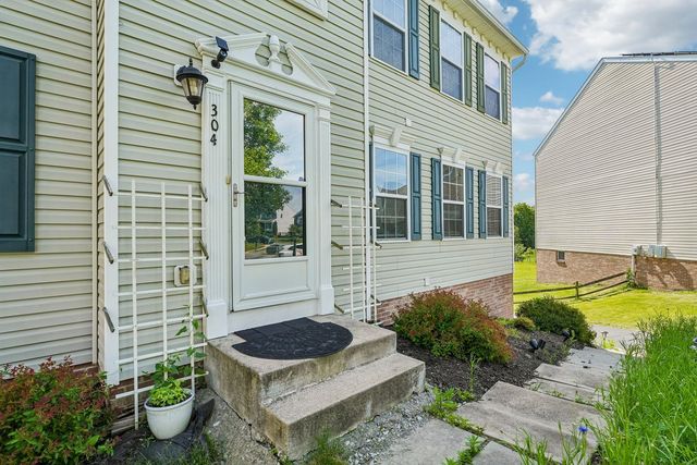 304 Maplewood LANE, Imperial, PA 15126