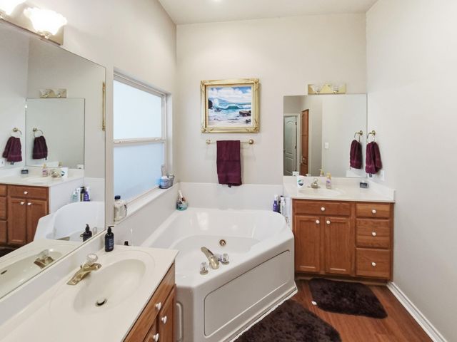 1036 Sherrill LN, Lexington, TX 78947