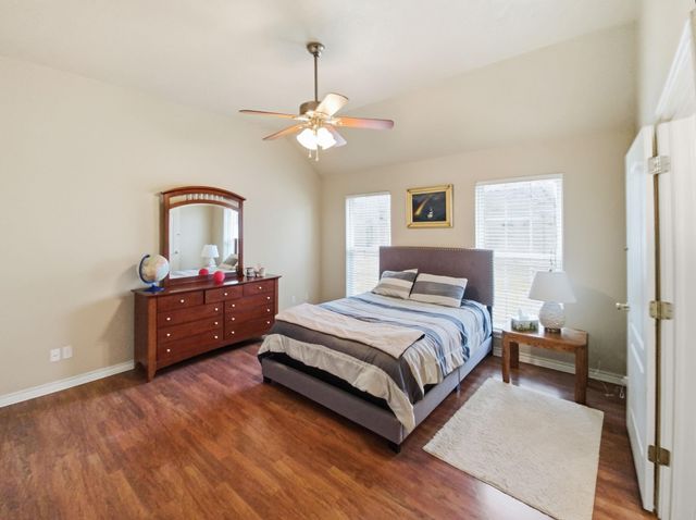 1036 Sherrill LN, Lexington, TX 78947