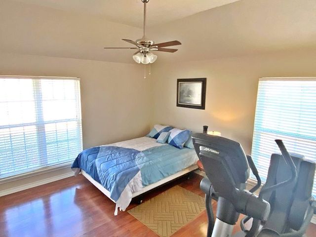 1036 Sherrill LN, Lexington, TX 78947