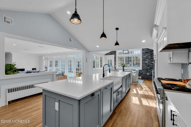 2 Tulip Tree Lane, Rumson, NJ 07760