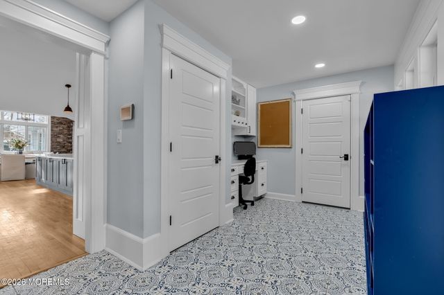 2 Tulip Tree Lane, Rumson, NJ 07760