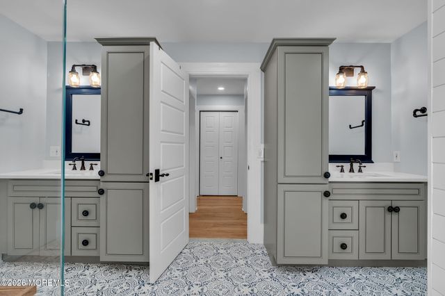 2 Tulip Tree Lane, Rumson, NJ 07760