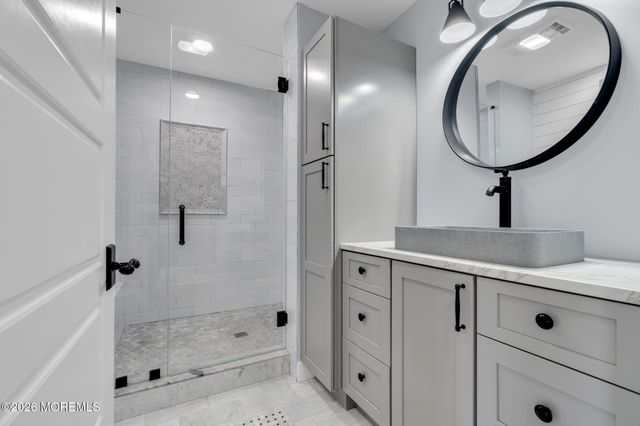 2 Tulip Tree Lane, Rumson, NJ 07760