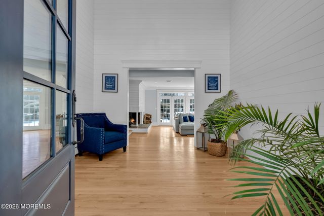 2 Tulip Tree Lane, Rumson, NJ 07760