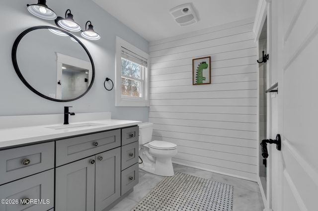 2 Tulip Tree Lane, Rumson, NJ 07760