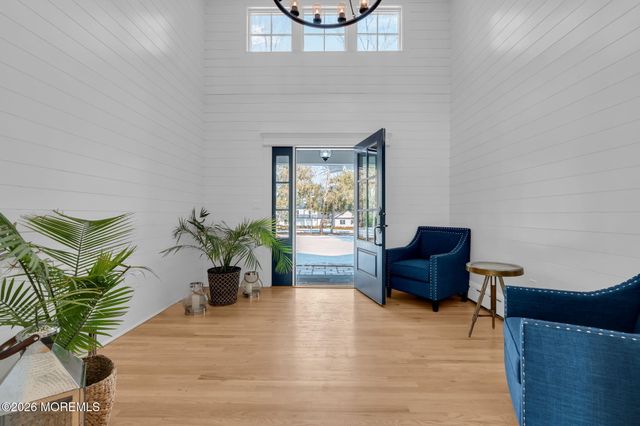 2 Tulip Tree Lane, Rumson, NJ 07760