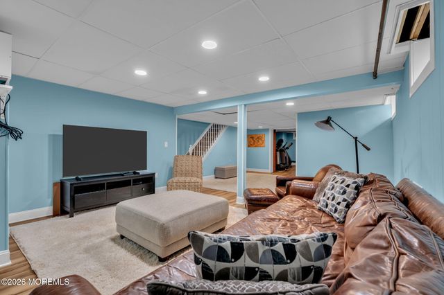 2 Tulip Tree Lane, Rumson, NJ 07760