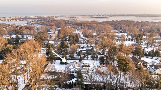 2 Tulip Tree Lane, Rumson, NJ 07760