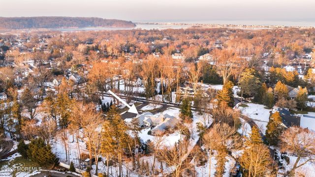 2 Tulip Tree Lane, Rumson, NJ 07760