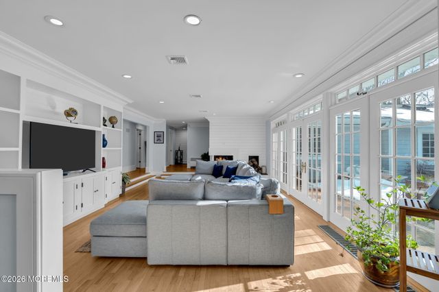 2 Tulip Tree Lane, Rumson, NJ 07760