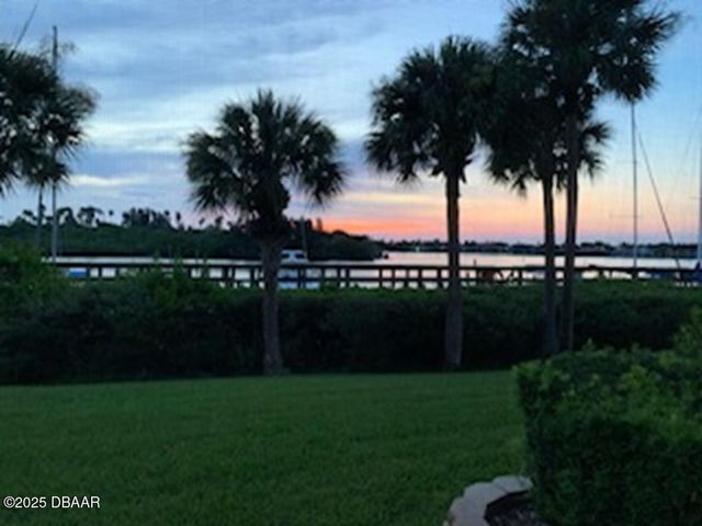 458 Bouchelle Dr Apt 101, New Smyrna Beach, FL 32169