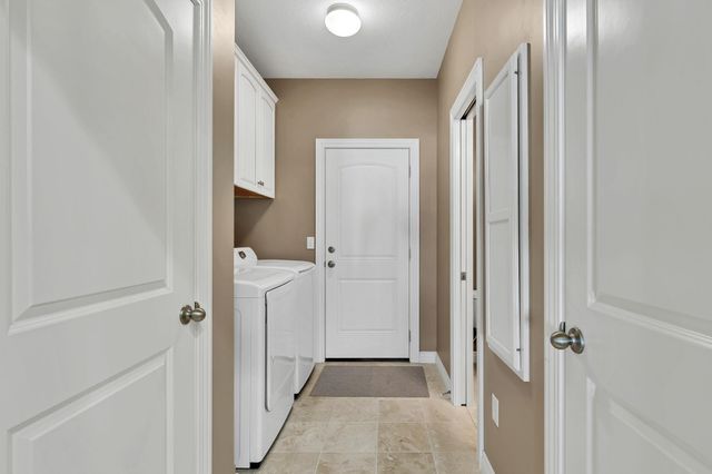 729 N Crest Ridge, Wichita, KS 67230