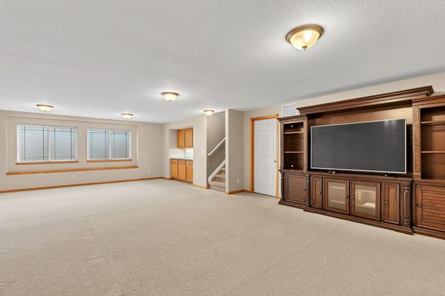 729 N Crest Ridge, Wichita, KS 67230