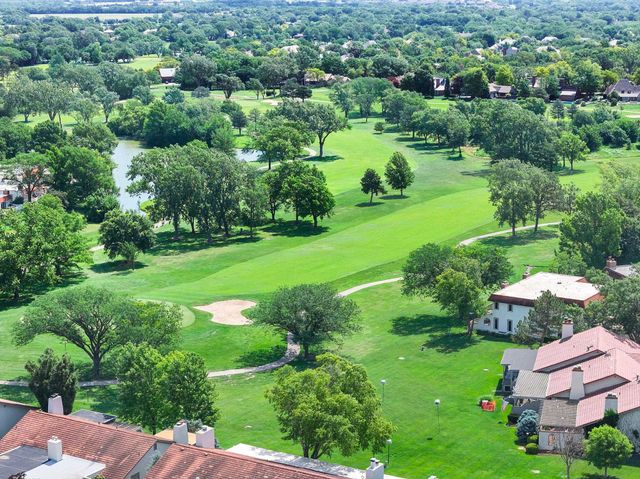 729 N Crest Ridge, Wichita, KS 67230
