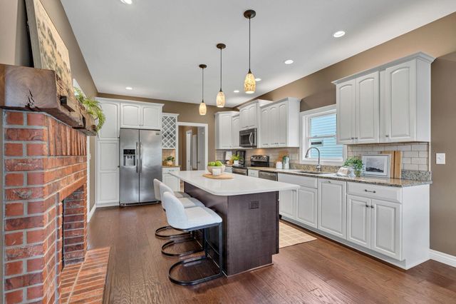 729 N Crest Ridge, Wichita, KS 67230