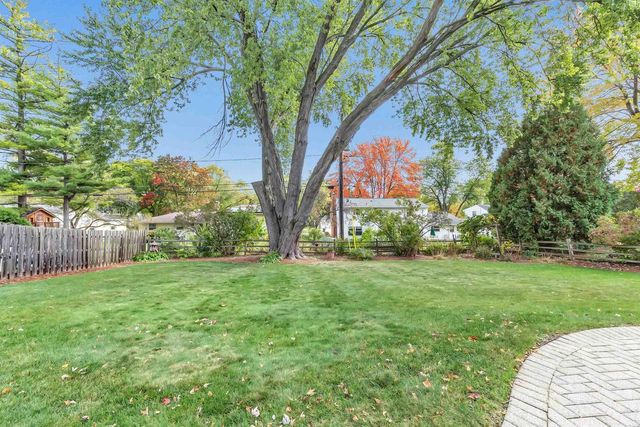 2697 BEAUMONT STREET, Green Bay, WI 54301