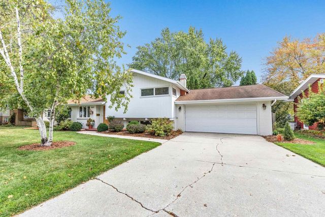2697 BEAUMONT STREET, Green Bay, WI 54301