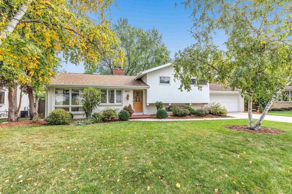 2697 BEAUMONT STREET, Green Bay, WI 54301