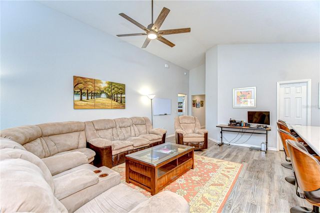 6731 CASTLE GREEN PLACE, Zephyrhills, FL 33541