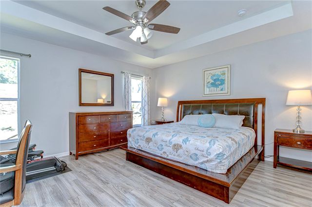 6731 CASTLE GREEN PLACE, Zephyrhills, FL 33541