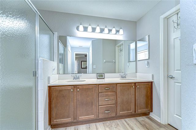 6731 CASTLE GREEN PLACE, Zephyrhills, FL 33541