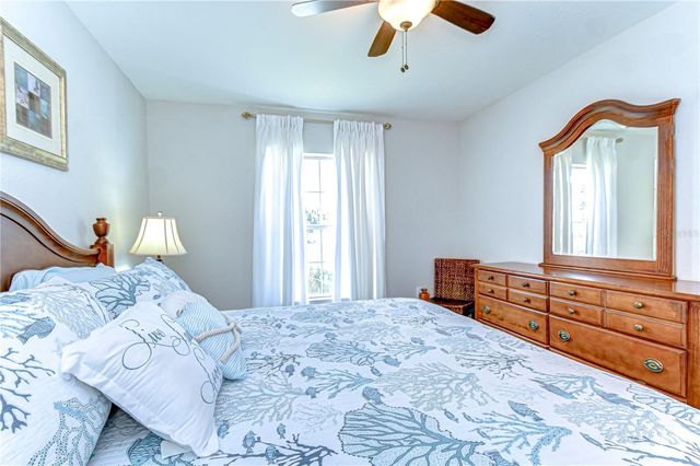 6731 CASTLE GREEN PLACE, Zephyrhills, FL 33541