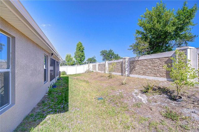 6731 CASTLE GREEN PLACE, Zephyrhills, FL 33541