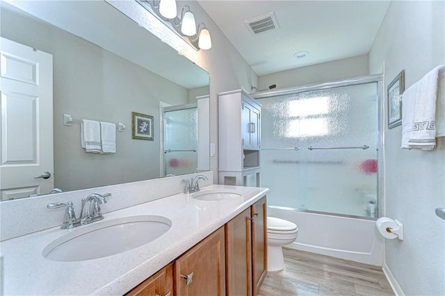6731 CASTLE GREEN PLACE, Zephyrhills, FL 33541