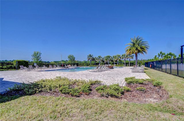 6731 CASTLE GREEN PLACE, Zephyrhills, FL 33541