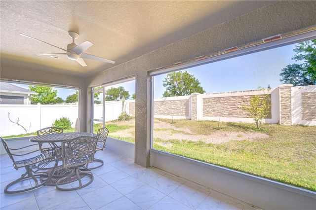 6731 CASTLE GREEN PLACE, Zephyrhills, FL 33541