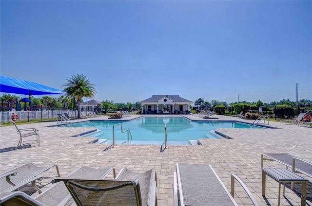 6731 CASTLE GREEN PLACE, Zephyrhills, FL 33541