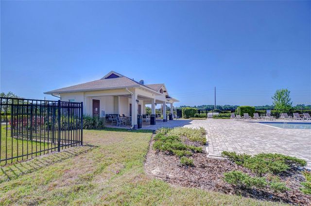6731 CASTLE GREEN PLACE, Zephyrhills, FL 33541