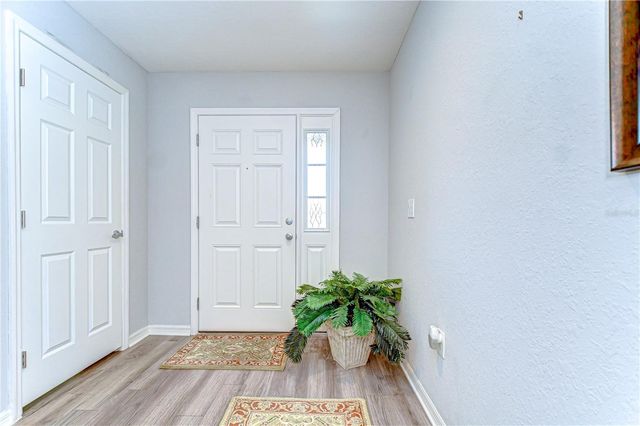 6731 CASTLE GREEN PLACE, Zephyrhills, FL 33541