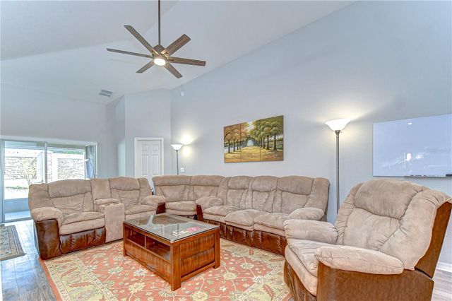 6731 CASTLE GREEN PLACE, Zephyrhills, FL 33541