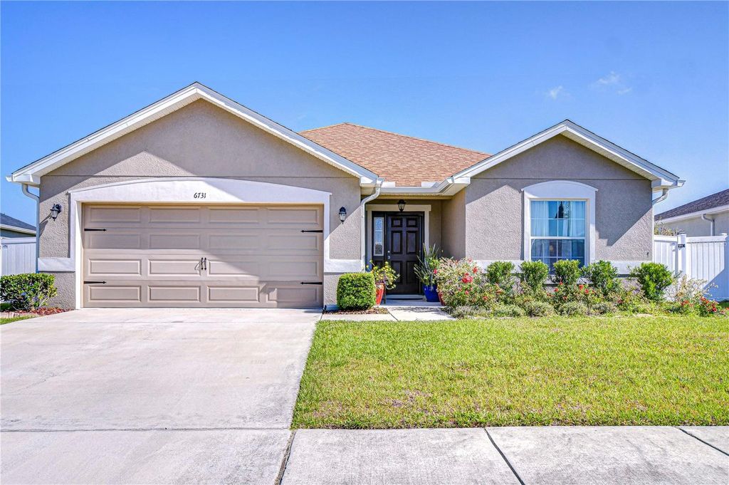 6731 CASTLE GREEN PLACE, Zephyrhills, FL 33541