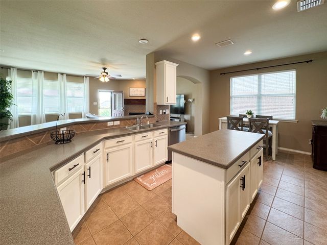 15536 Adlong Drive, Fort Worth, TX 76262