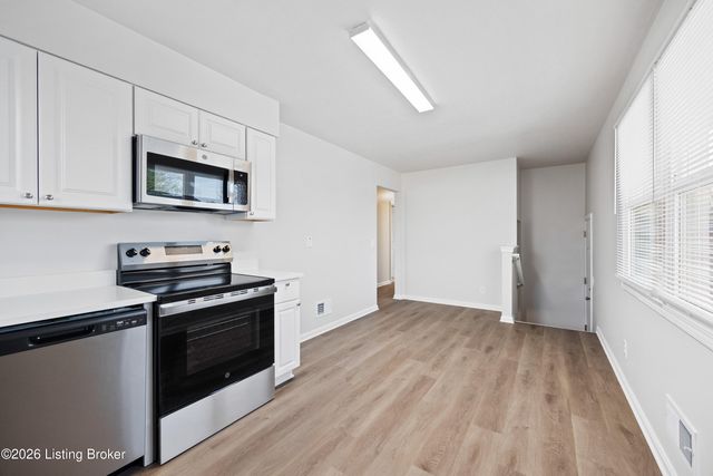 4100 Caven Ct, Louisville, KY 40229