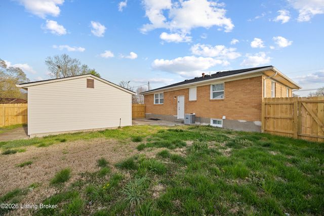 4100 Caven Ct, Louisville, KY 40229