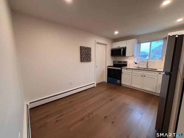 43 George Avenue B, Groton, CT 06340