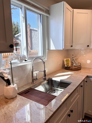 43 George Avenue B, Groton, CT 06340