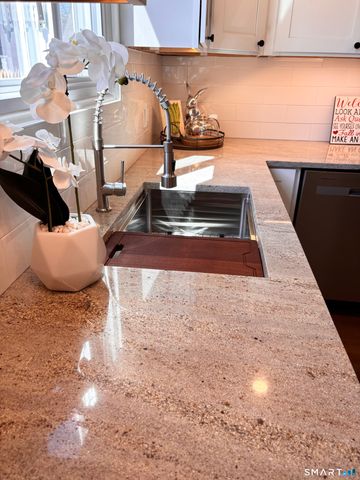 43 George Avenue B, Groton, CT 06340