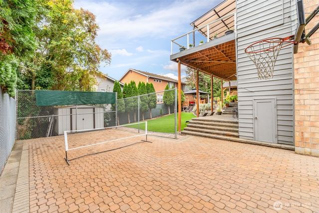 11907 NE 133rd Place, Kirkland, WA 98034