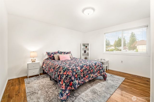 11907 NE 133rd Place, Kirkland, WA 98034