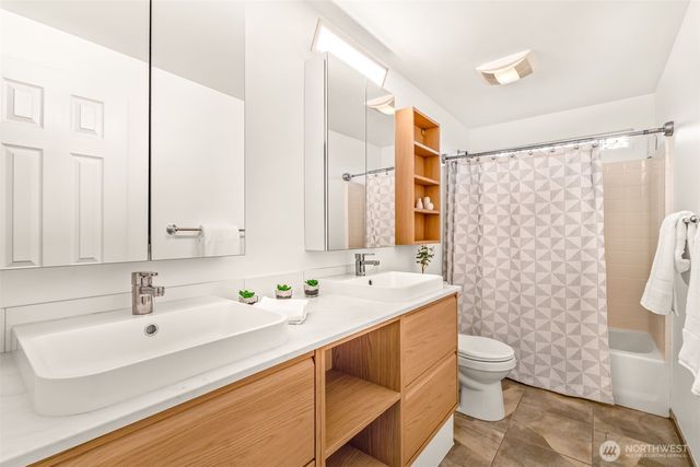 11907 NE 133rd Place, Kirkland, WA 98034