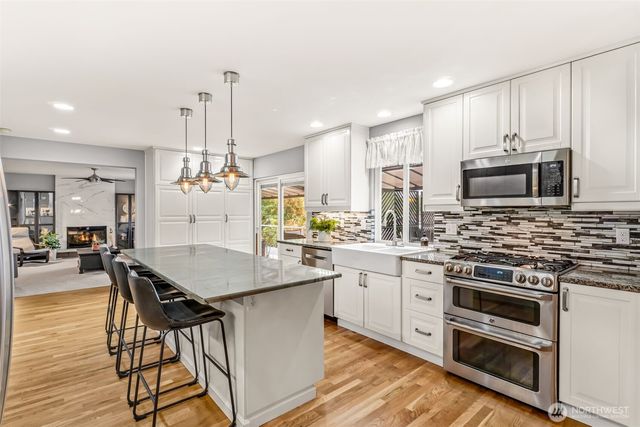 11907 NE 133rd Place, Kirkland, WA 98034