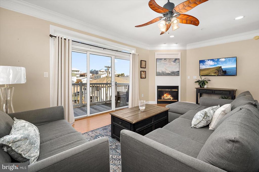 Image 7 of property listing at 17 78TH ST #D, Ocean City, MD 21842