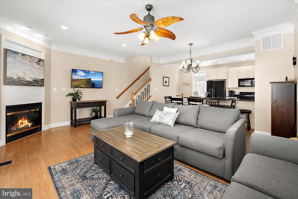 Image 9 of property listing at 17 78TH ST #D, Ocean City, MD 21842